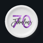 Fabulous 70th | Modern Elegant Paarse Birthday Papieren Bordje<br><div class="desc">Viel je prachtige kerkfeest 70e verjaardag met deze moderne,  elegante cocktailparty borden met penseelhandschrift en paars/zwart design. Deel van het "Fabulous 70th" collectie.</div>