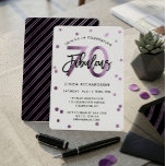Fabulous 70th | Moderne Lila Paarse geboortedag Kaart<br><div class="desc">Viel je geweldige 70ste verjaardag feest met deze moderne,  elegante,  chic party uitnodigingen met penseelhandschrift en lila paars/zwart design. De achtergrondkleur kan onder "pas verder aan" worden veranderd. Deel van het "Fabulous 70th" collectie.</div>