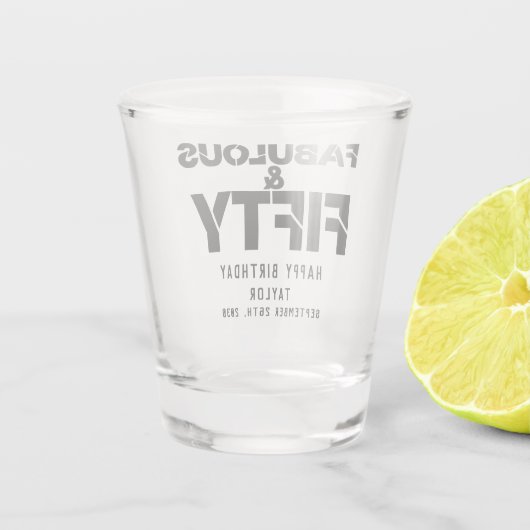 Fabulous and Fifty Birthday Black Bold Script Shot Glas (Achterkant)
