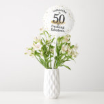 Fabulous Freaking Funny en unieke 50th Birthday Ballon<br><div class="desc">Grappig 50th Birthday Persoonlijke ballon met naam,  aangepaste leeftijd en 'freaking fabulous' in zwarte,  witte en gouden glitter. Naam en leeftijd kunnen voor elk jaar en elke verjaardag worden veranderd voor je beste,  meest verbazingwekkende vriend die de humor zal waarderen en tot de meest fantastische persoon die je kent.</div>