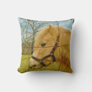 Face of Blond miniature Horse, Cloudy Blue Sky Kussen