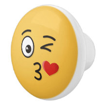 Face Throting a Kiss