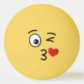 Face Throting a Kiss Pingpongbal (Voorkant)