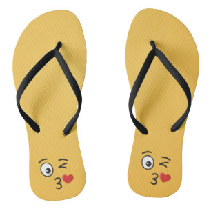 Face Throting a Kiss Teenslippers
