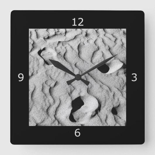 Fading Footprints and Memories Vierkante Klok (Voorkant)