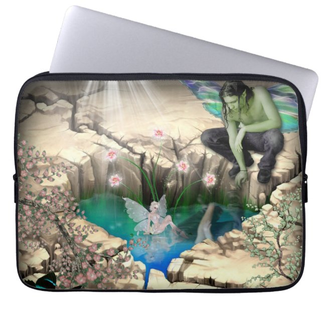 Faerie in Elven Pond Laptop Sleeve (Voorkant)