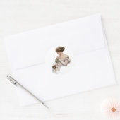 Fair Maiden plaagt een kitten Ronde Sticker (Envelop)