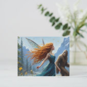 Fairy en Sasquatch op een wandeltocht in de wei Briefkaart (Staand voorkant)