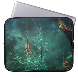 Fairy Flowers in de Jade Moonlight Laptop Sleeve