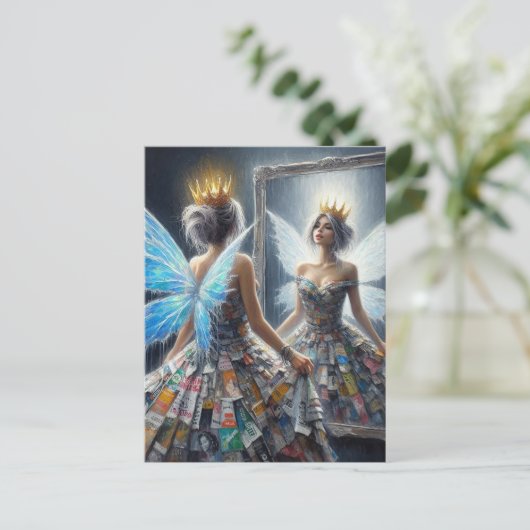 Fairy in a Recycled Dress Looks in Mirror Briefkaart (Staand voorkant)