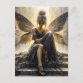 Fairy in een zwarte jurk zittend op een trap briefkaart (Voorkant)