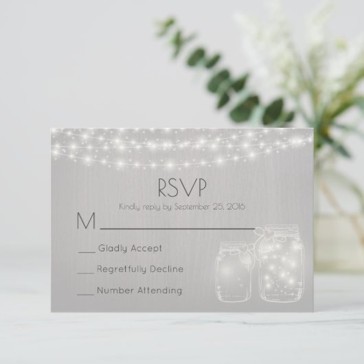 Fairy Lights en Mason Jars rustieke bruiloft RSVP (Staand voorkant)