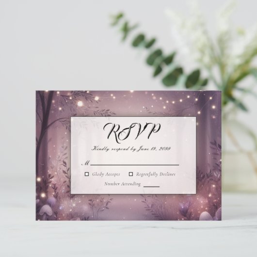 Fairy Lights in Woodland Glow Wedding RSVP Kaartje (Staand voorkant)