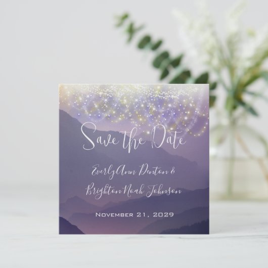 Fairy Lights Violet Paarse bruiloft Save the Date Kaart (Staand voorkant)