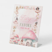 Fairy Mushroom House Pink Birthday Favors Reclamebord Met Voetstuk (Voorkant)