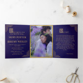 Fairy Tale Book Gold Paars Velvet Drieluik Uitnodiging (Binnen)