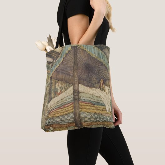 Fairy Tale, Princess and Pea, Edmund Dulac Tote Bag (Dichtbij)