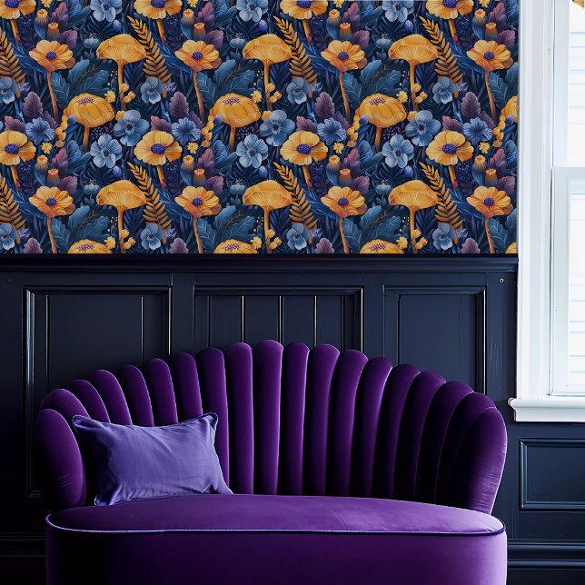 Fairycore Blauw en Geel Bloemen Behang (Fairycore Blue and Yellow Floral Wallpaper above a purple scalloped sofa.)