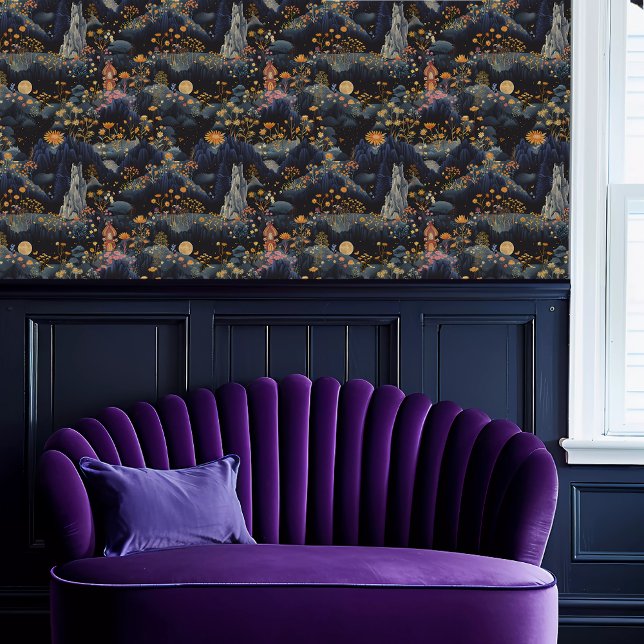 Fairycore Fantasy Berg met Huis Behang (Fairycore Fantasy Mountain with House Wallpaper above a purple scalloped sofa.)
