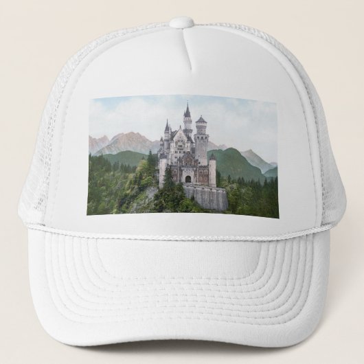 Fairytale German Castle Trucker Pet (Voorkant)