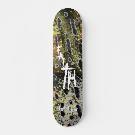 Faith Camo Skateboard (Voorkant)