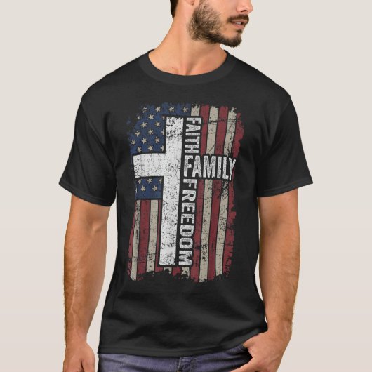 Faith Family Freedom USA Vlag Kruis T-shirt (Voorkant)