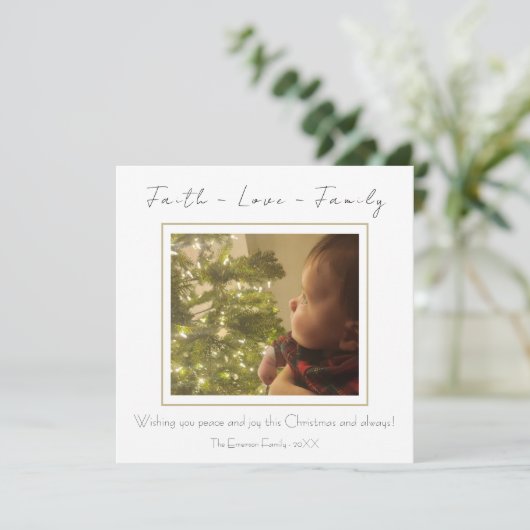Faith Love Family Moderne Minimale Kerstfoto Feestdagenkaart (Staand voorkant)
