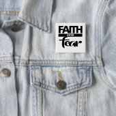 Faith Over Fea Vierkante Button 5,1 Cm (In situ)