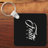Faith Over Fear Black Sleutelhanger (Voorkant)