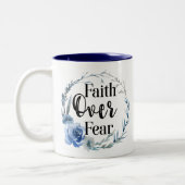Faith Over Fear Blue Floral Tweekleurige Koffiemok (Links)