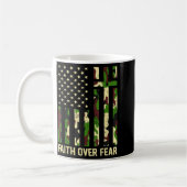 Faith Over Fear Christian Americn Flag Camouflage Koffiemok (Links)