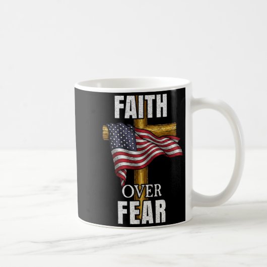 Faith Over Fear Christian Cross American Flag Tee  Koffiemok (Rechts)