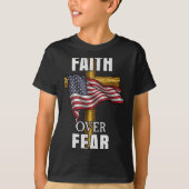 Faith Over Fear Christian Cross American Flag Tee  T-shirt (Voorkant)