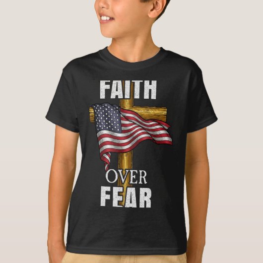 Faith Over Fear Christian Cross American Flag Tee  T-shirt (Voorkant)