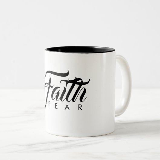 Faith Over Fear White Tweekleurige Koffiemok (Voorkant rechts)