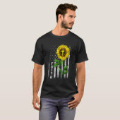 Faith Sunflower Usa American Flag Cross Christelij T-shirt (Voorkant volledig)