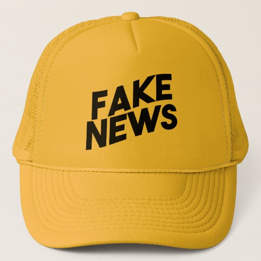 Fake News fashionable Post Truth Trucker Pet (Voorkant)