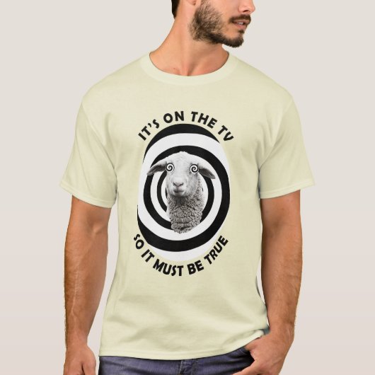 Fake News Sheeple Funny TV T-shirt (Voorkant)
