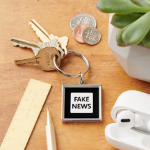 FAKE NEWS-SLEUTELHANGER