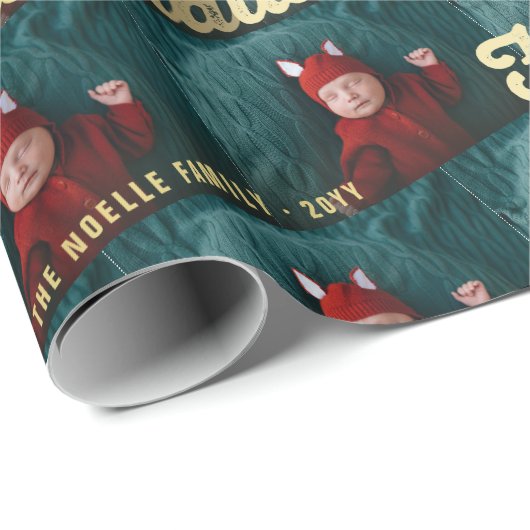 Falalala Gold Ombre Script-kerstmultifoto Cadeaupapier (Rol Hoek)