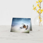 Falcon Soaring in the Sky Kaart (Gele Bloem)