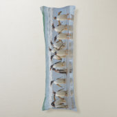 Falklandeilanden. Het eiland Saunders. Gentoo Lichaamskussen (Voorkant Verticaal)