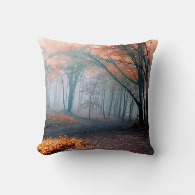 Fall Leaves in Foggy Bossen Pillow Kussen (Voorkant)