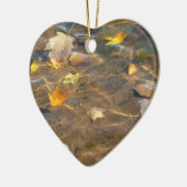 Fall Leaves in Pond Water Natuur Fotografie Keramisch Ornament (Links)