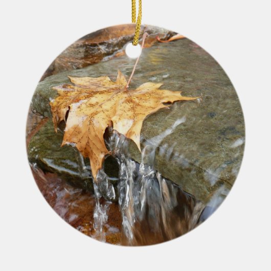 Fall Leaves in Waterfall II Autumn Photography Keramisch Ornament (Voorkant)