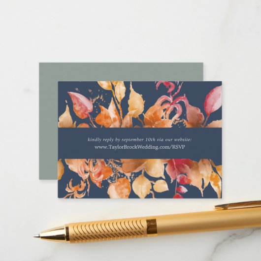 Fall Leaves | Navy Blue Wedding Website RSVP Informatiekaartje (Voorkant / Achterkant in situ)