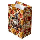 Fall Orange Flowers With Thanksgiving Gnome Medium Cadeauzakje (Voorkant Gekanteld)
