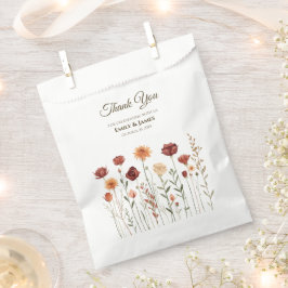 FALL WEDDING GUNSTTAS | BOURGONDIË EN ORANJE BLOEM BEDANKZAKJE
