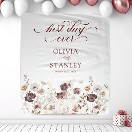 Fall Wildflower Best Day Ever Wedding Wandkleed