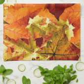 Fallen Autumn Leaves Theedoek (Gevouwen)